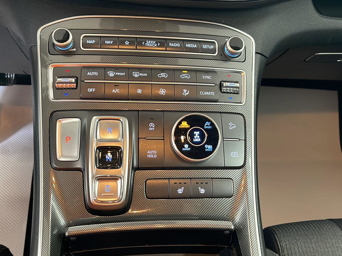 Used 2023 Hyundai Santa Fe SEL image 17