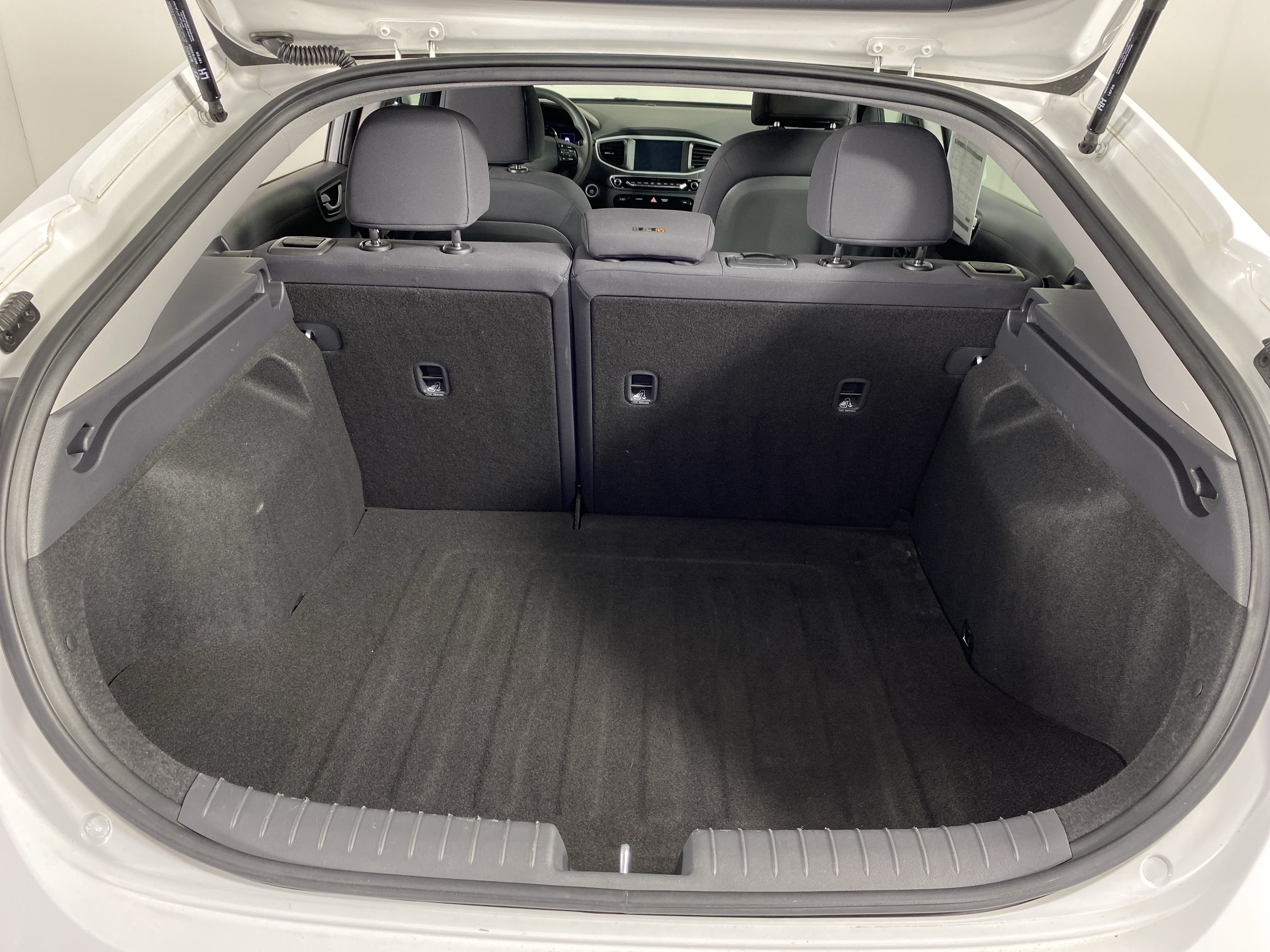 Used 2019 Hyundai Ioniq Blue FWD image 31