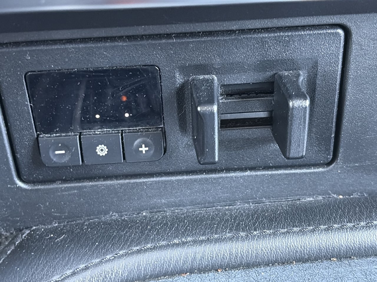 Used 2023 Nissan Armada SV AWD/4WD image 6