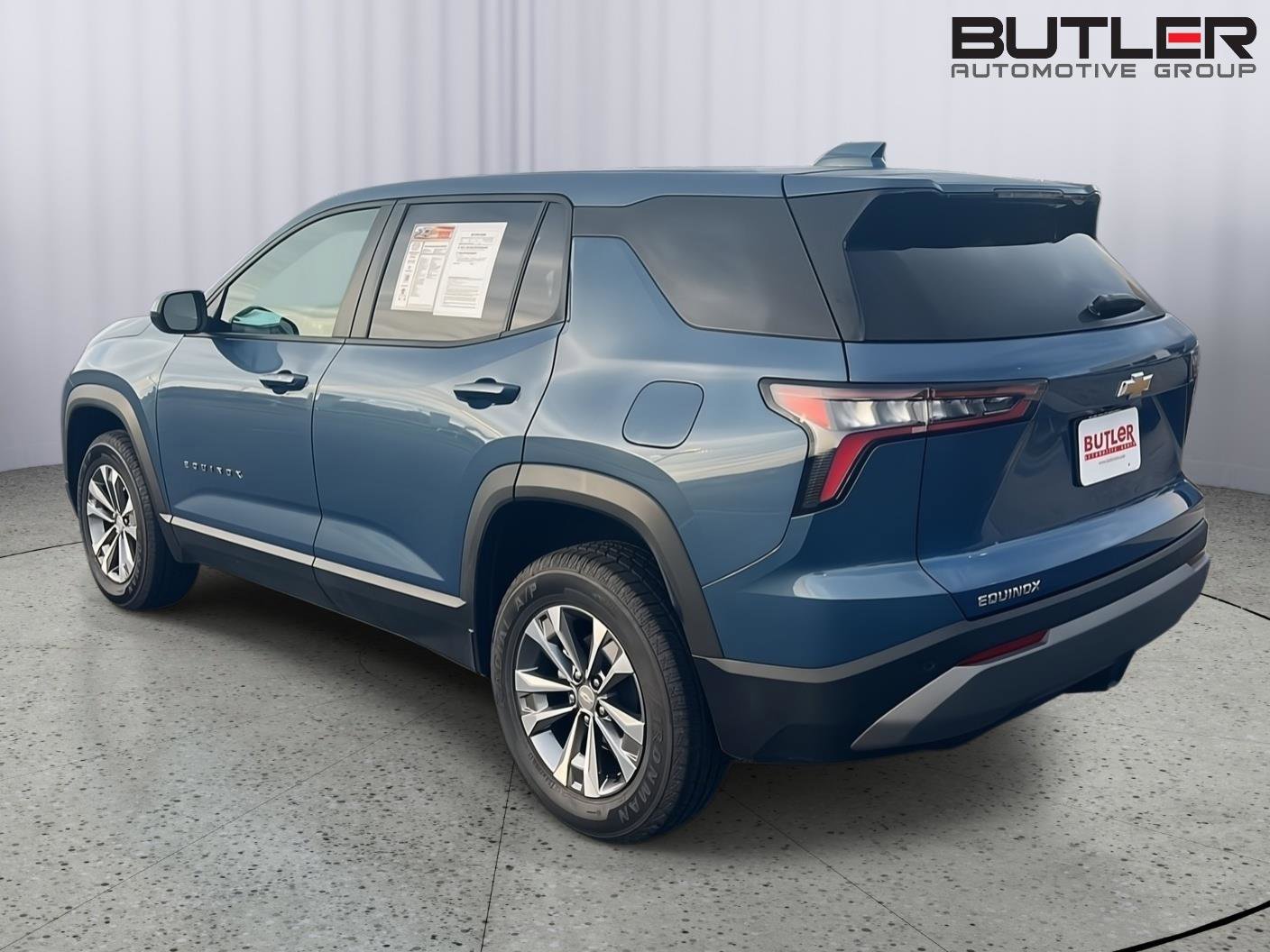 Used 2025 Chevrolet Equinox LT FWD image 4