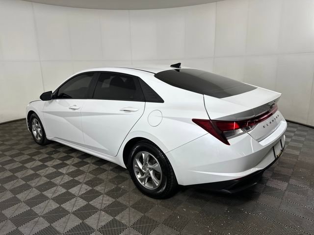 Used 2021 Hyundai Elantra SE image 5