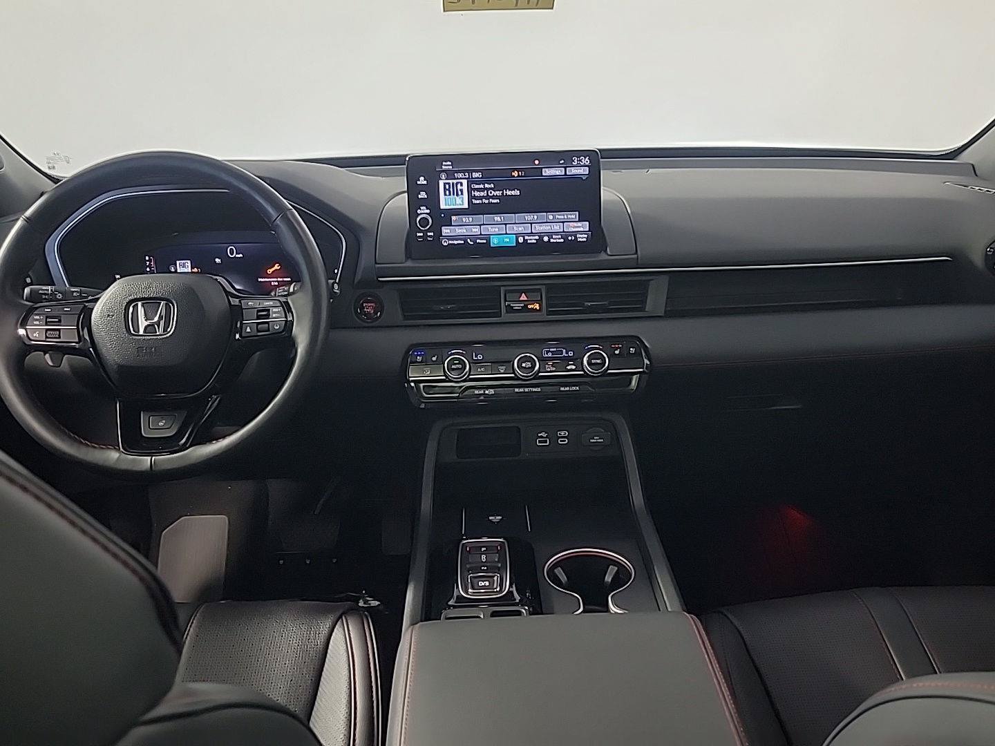 Certified 2025 Honda Pilot Black Edition image 23