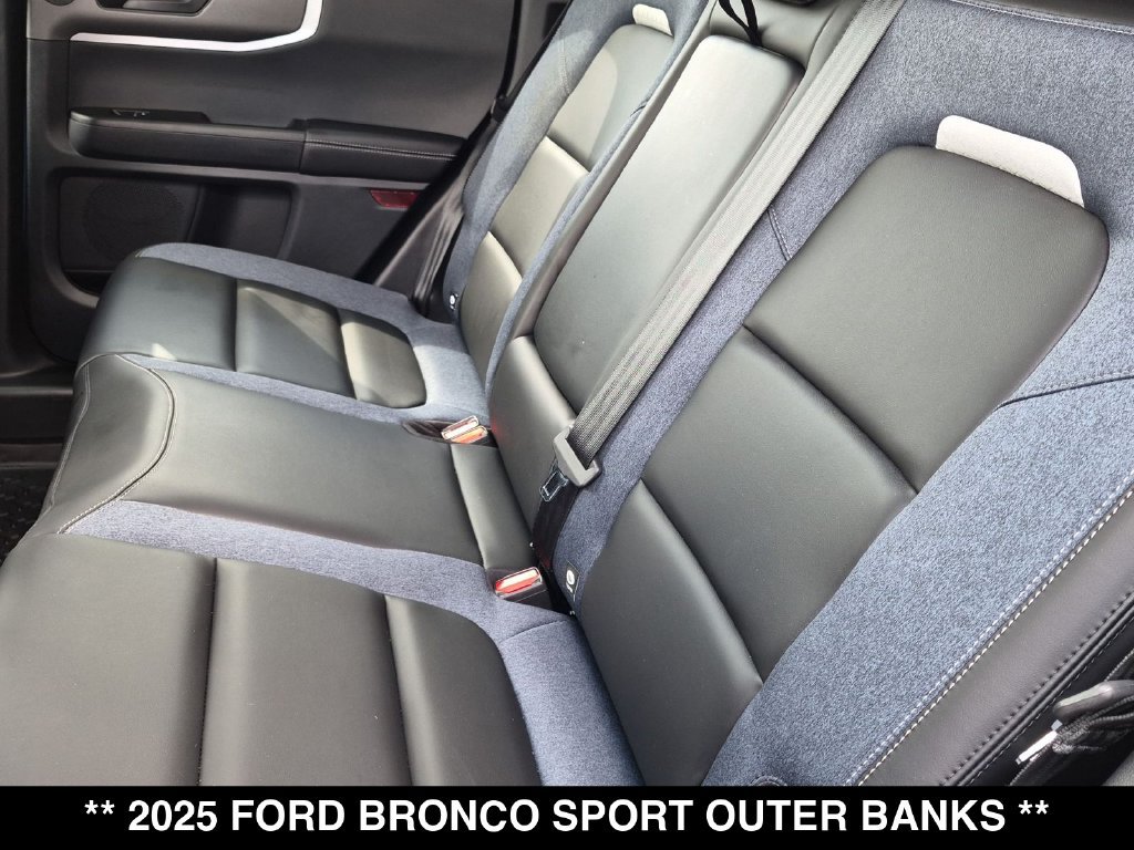 Used 2025 Ford Bronco Sport Outer Banks w/ Outer Banks Tech Package+ AWD/4WD image 3