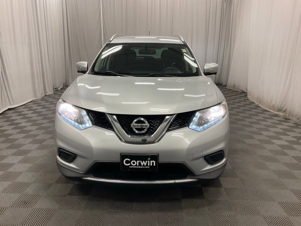 Used 2015 Nissan Rogue SV w/ SV Premium Package image 2