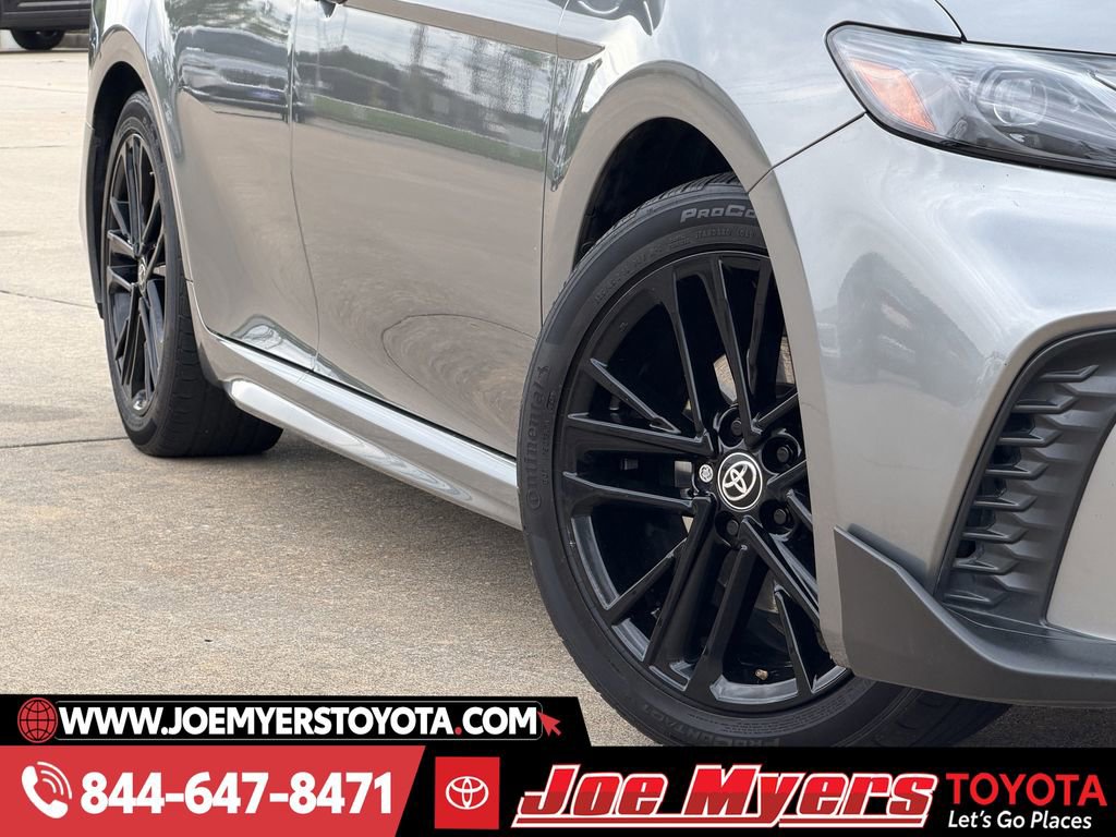 Used 2025 Toyota Camry SE image 12