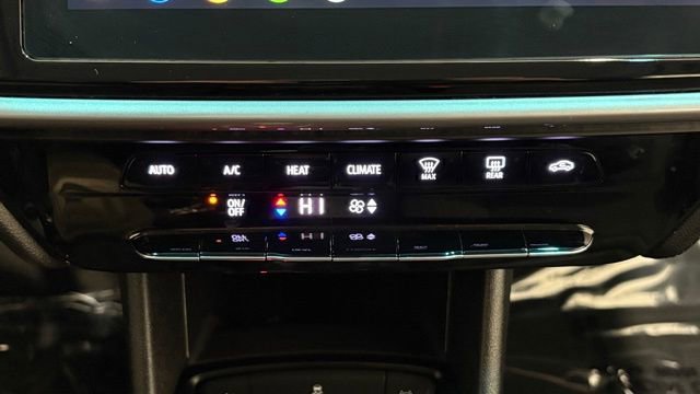 Used 2023 Chevrolet Bolt LT image 33