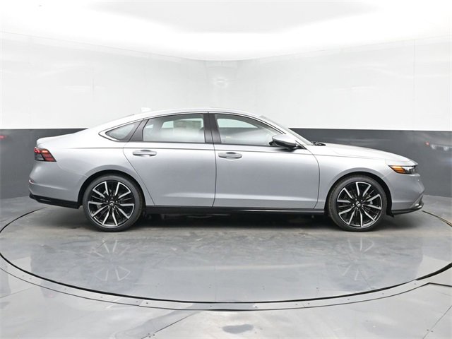 Used 2025 Honda Accord Touring image 11