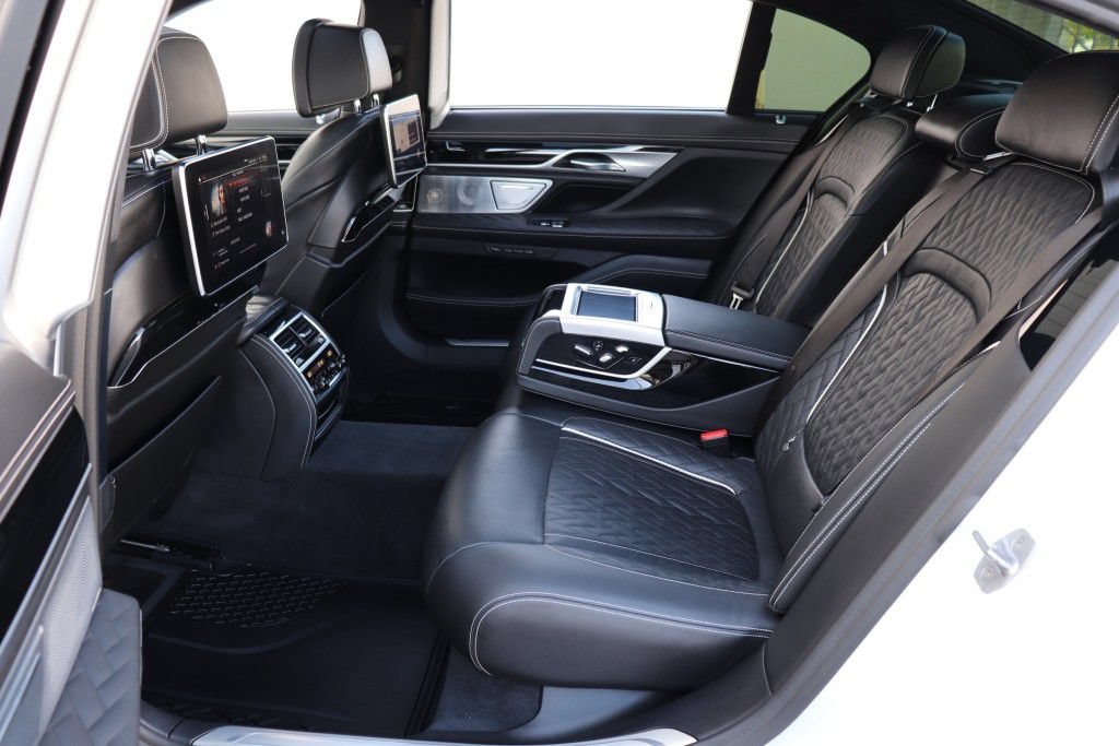 Used 2020 BMW 750i xDrive w/ Executive Package AWD/4WD image 22