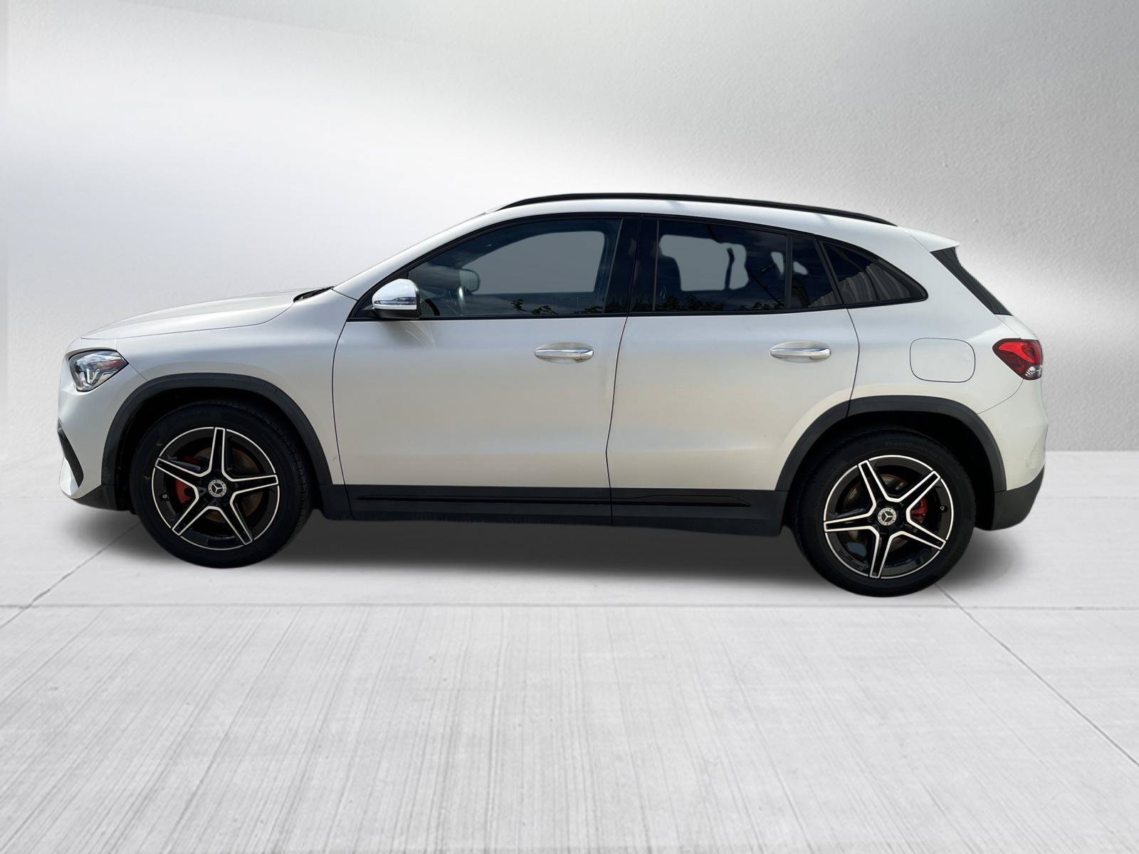 Used 2022 Mercedes-Benz GLA 250 4MATIC image 4