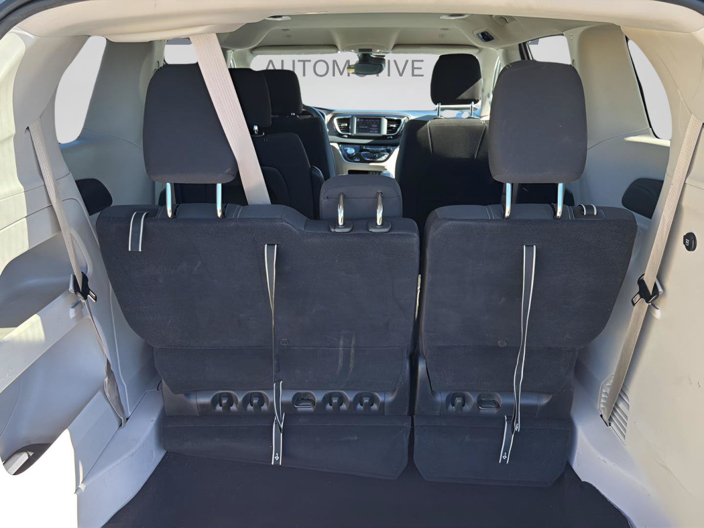 Used 2023 Chrysler Voyager LX FWD image 28