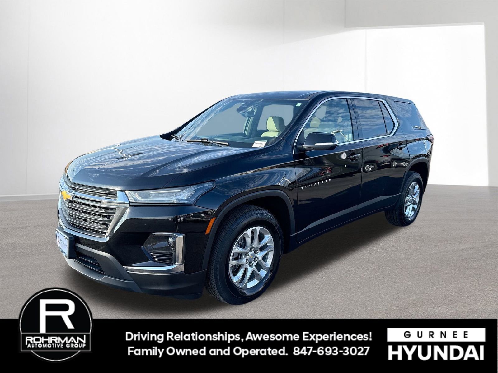 Used 2023 Chevrolet Traverse LS w/ Safety Package image 4
