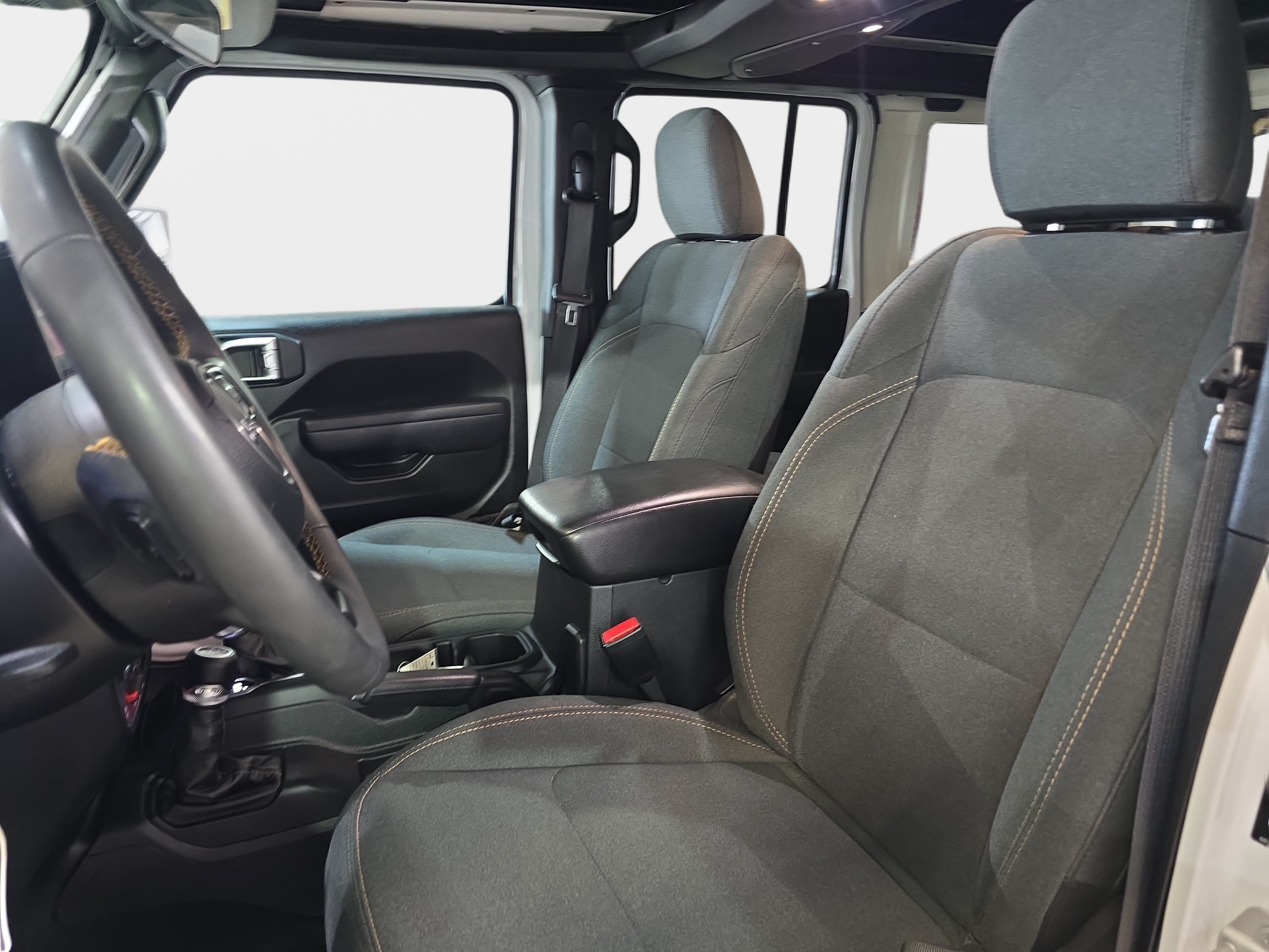 Used 2024 Jeep Wrangler Unlimited AWD/4WD image 12