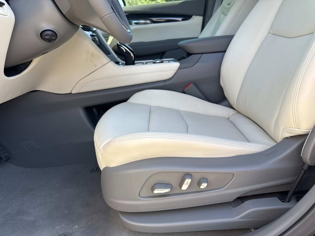 New 2025 Cadillac XT6 Premium Luxury w/ Technology Package image 21