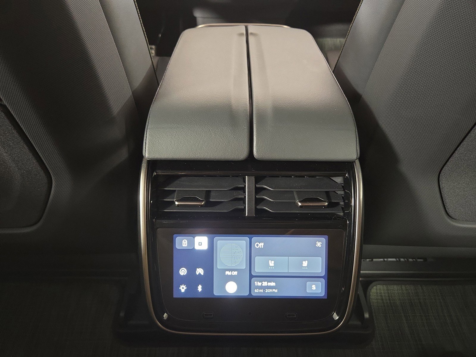 Used 2024 Rivian R1S Adventure AWD/4WD image 30