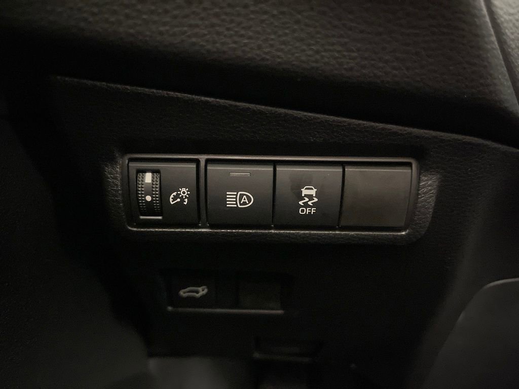 Certified 2026 Toyota Corolla Cross XLE w/ Convenience Package image 28