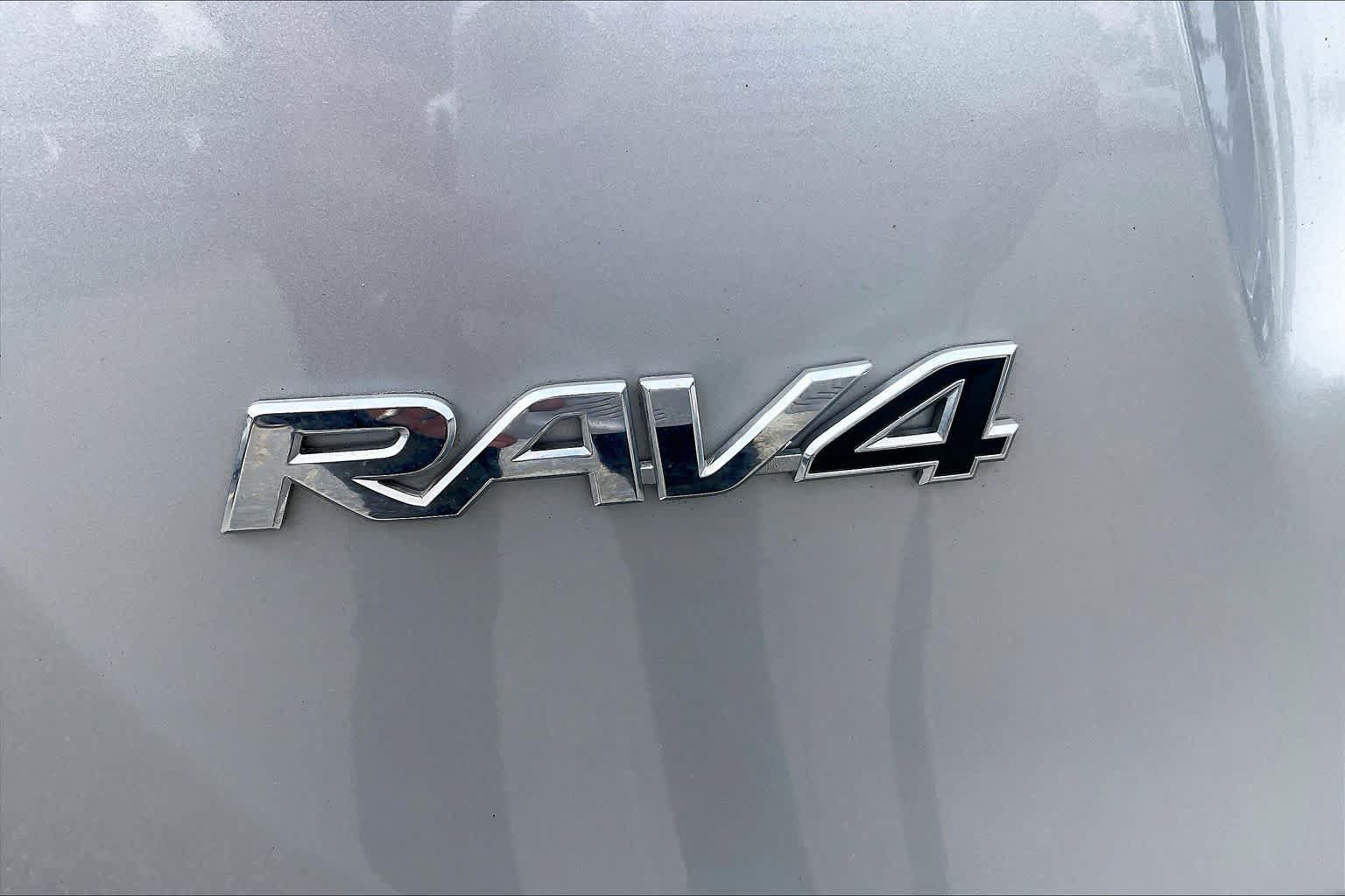 Used 2016 Toyota RAV4 Limited AWD/4WD image 17