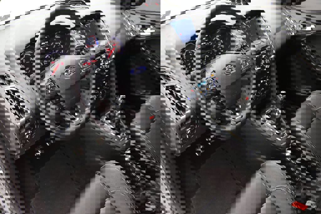 Used 2018 Ford Focus ST w/ Equipment Group 402A image 18