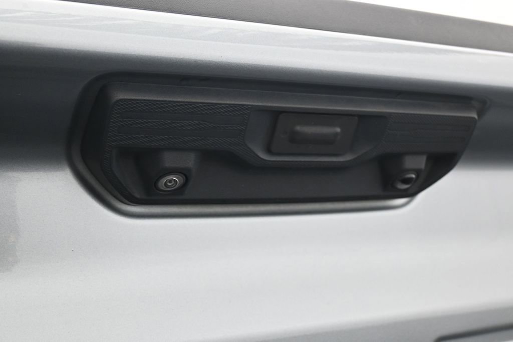 Used 2023 Chevrolet Silverado 1500 High Country w/ High Country Premium Package AWD/4WD image 39