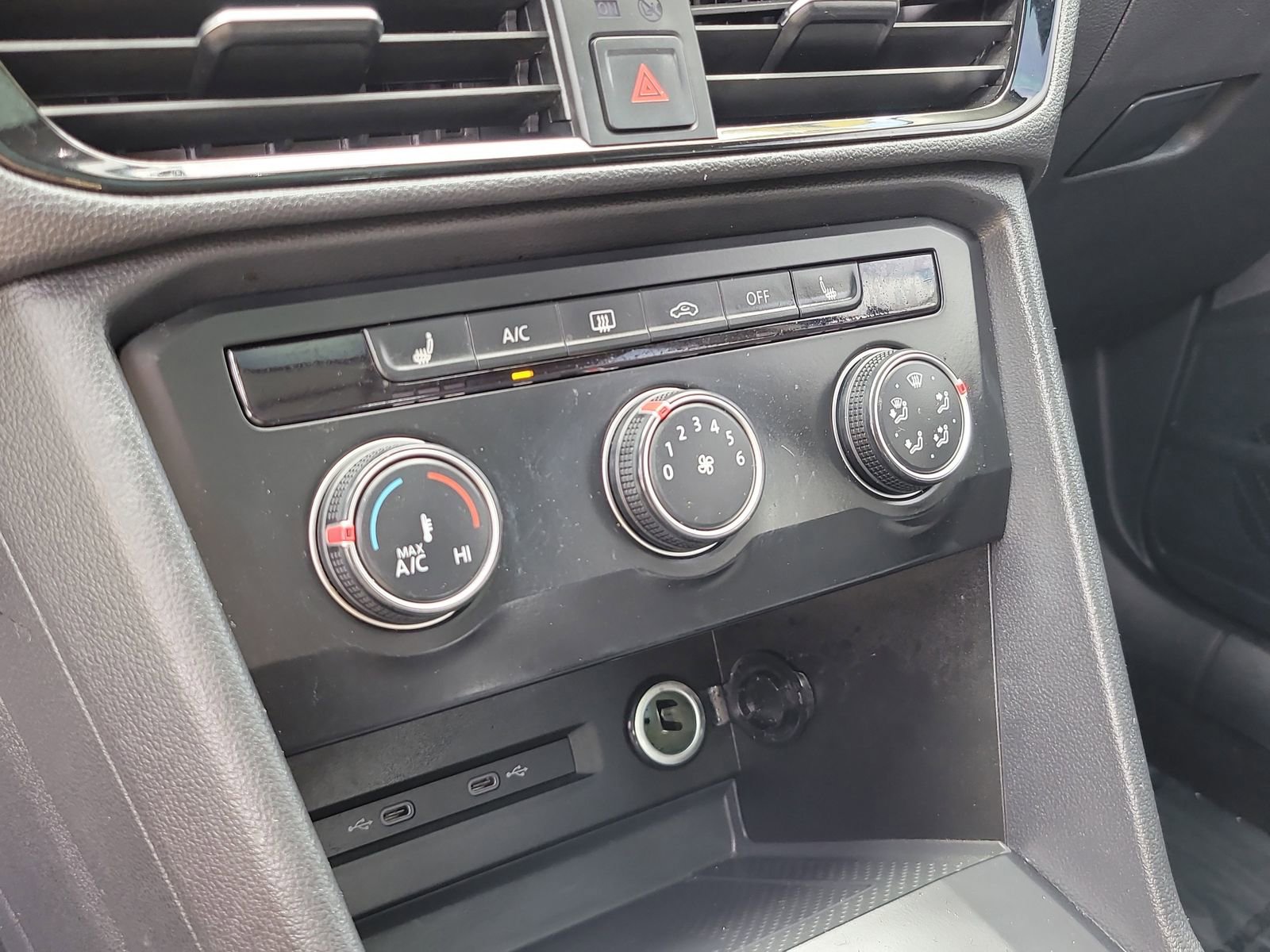 Used 2022 Volkswagen Taos SE image 25