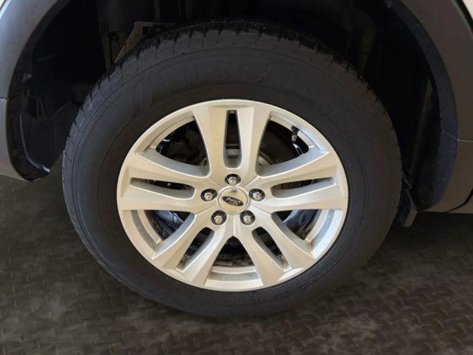 Used 2019 Ford Explorer XLT w/ Equipment Group 202A image 36