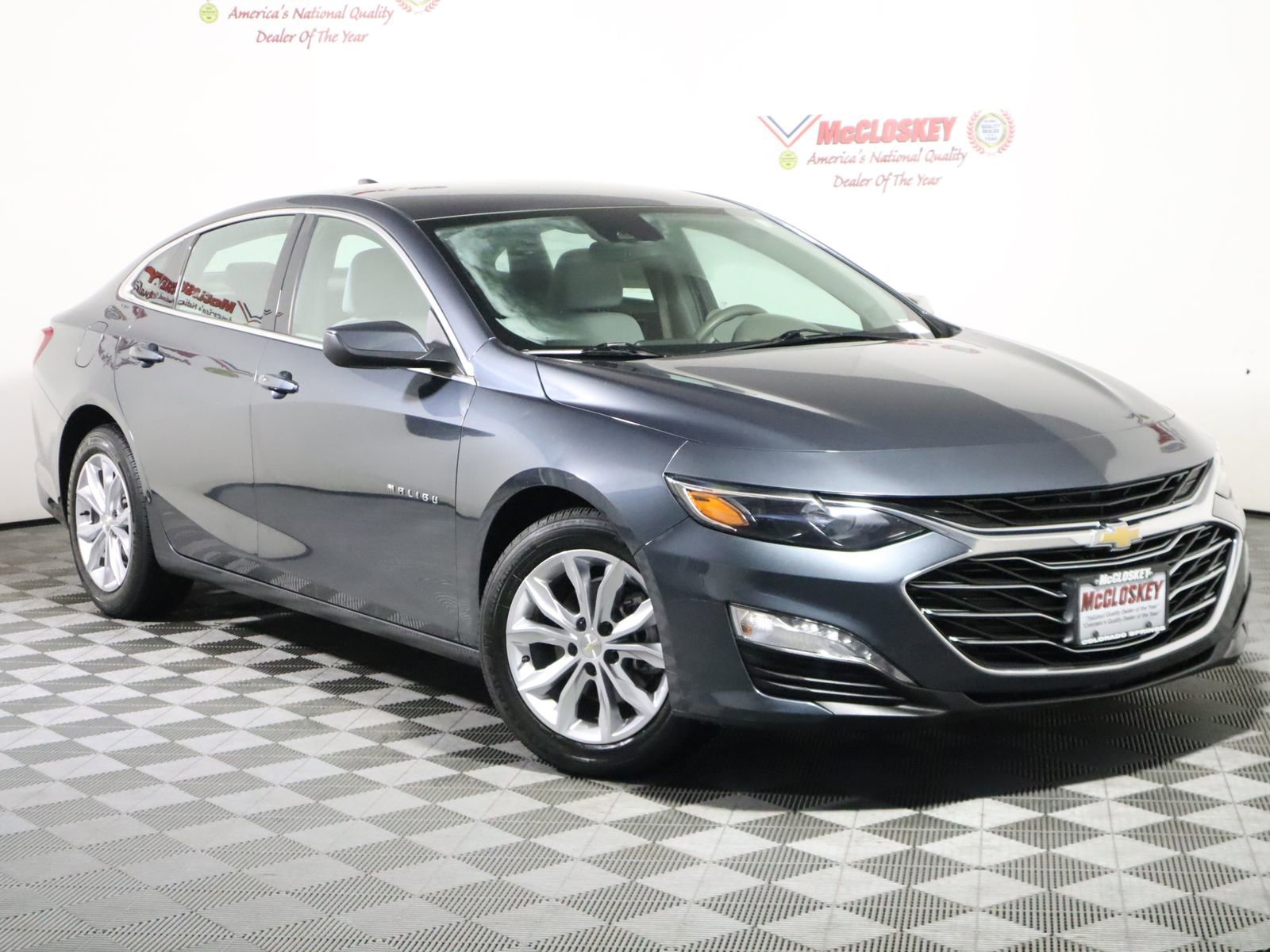 Used 2021 Chevrolet Malibu LT image 2