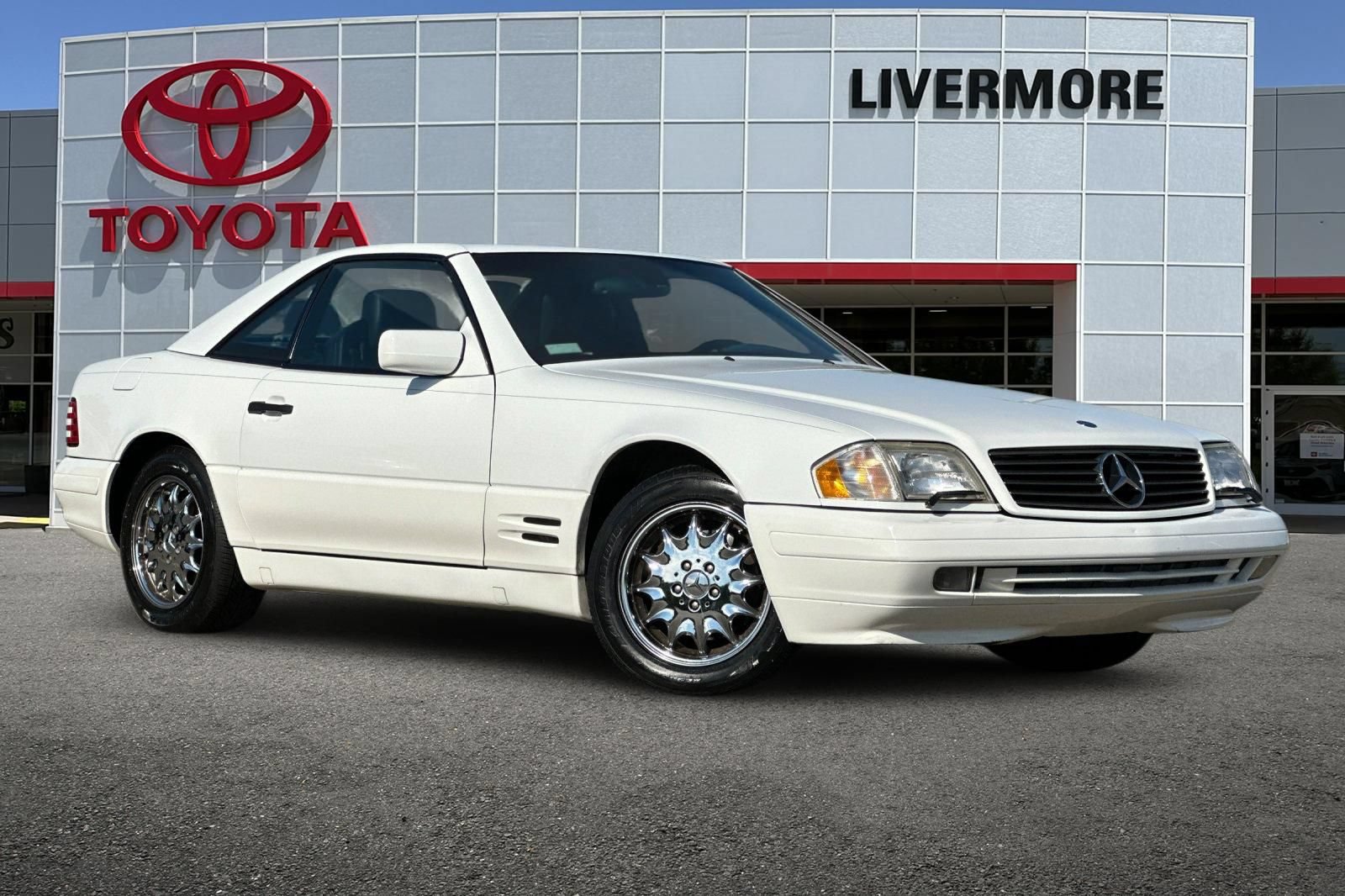 Used 1997 Mercedes-Benz SL 500 image 2