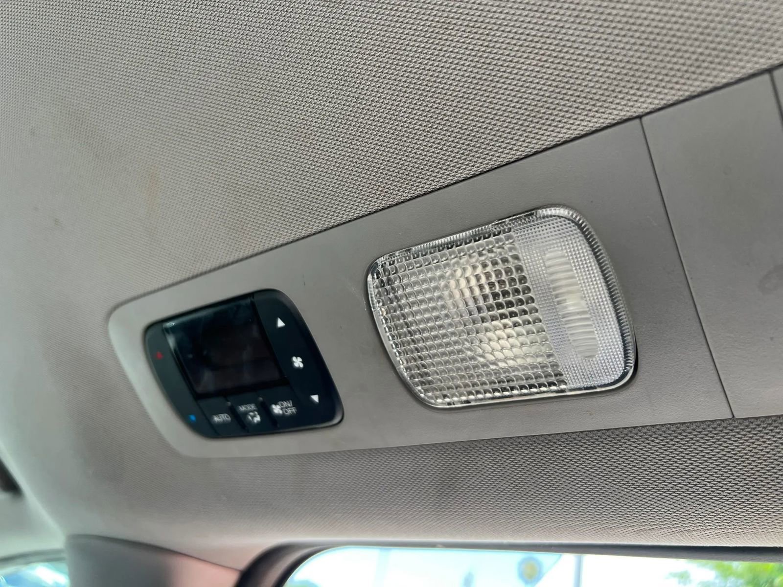 Used 2016 Honda Odyssey SE image 24