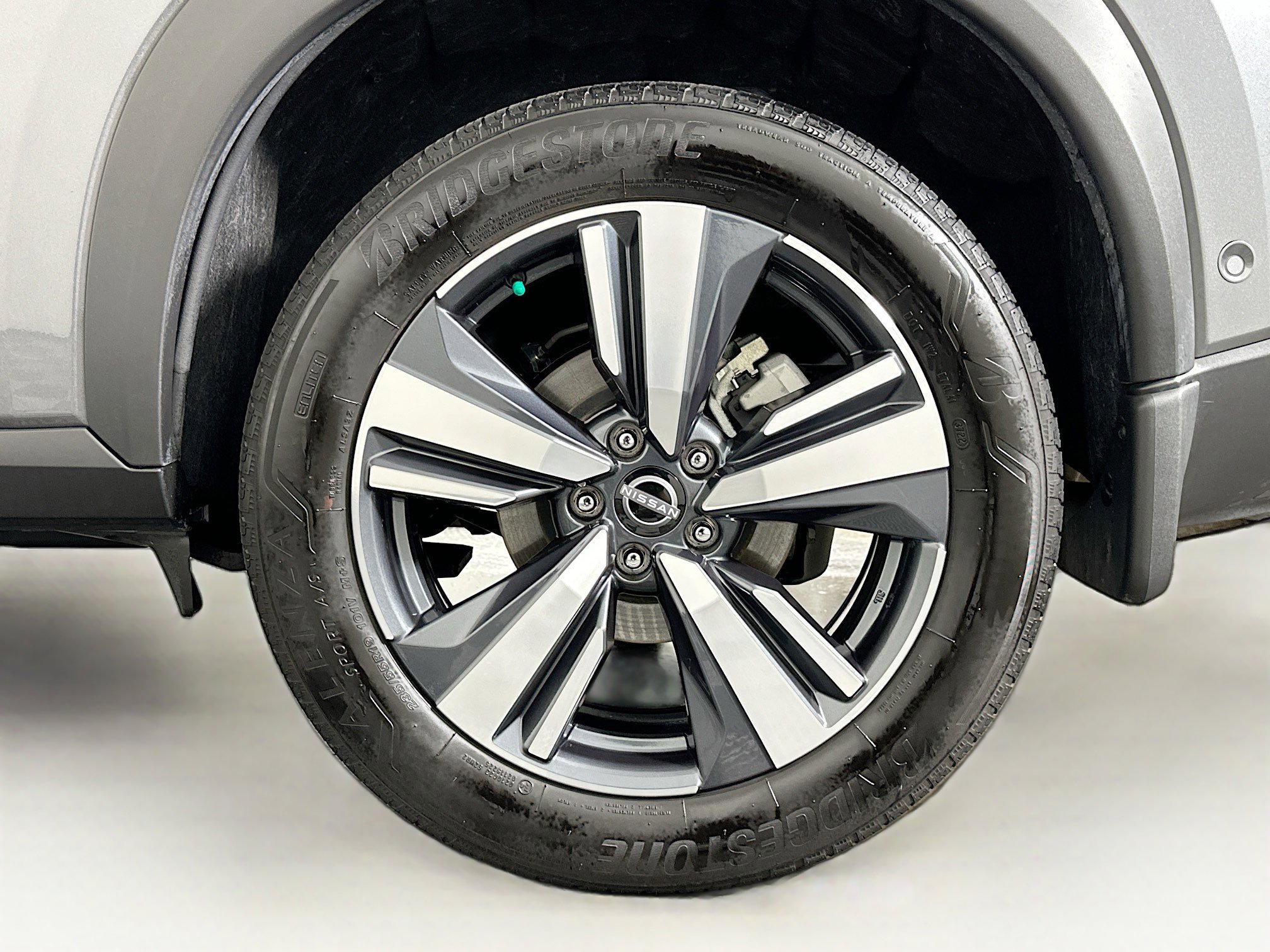 Used 2023 Nissan Rogue SL w/ SL Premium Package image 11