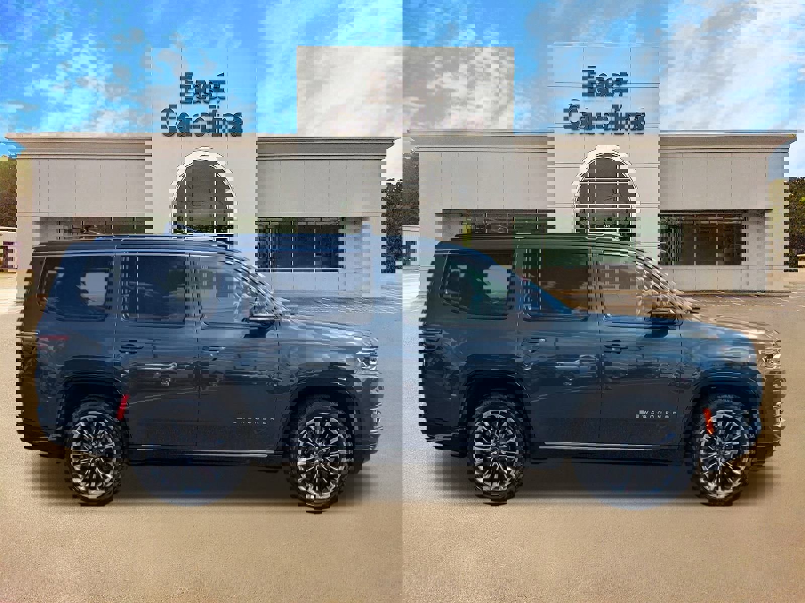 Certified 2024 Jeep Wagoneer Series III w/ Premium Group I image 2