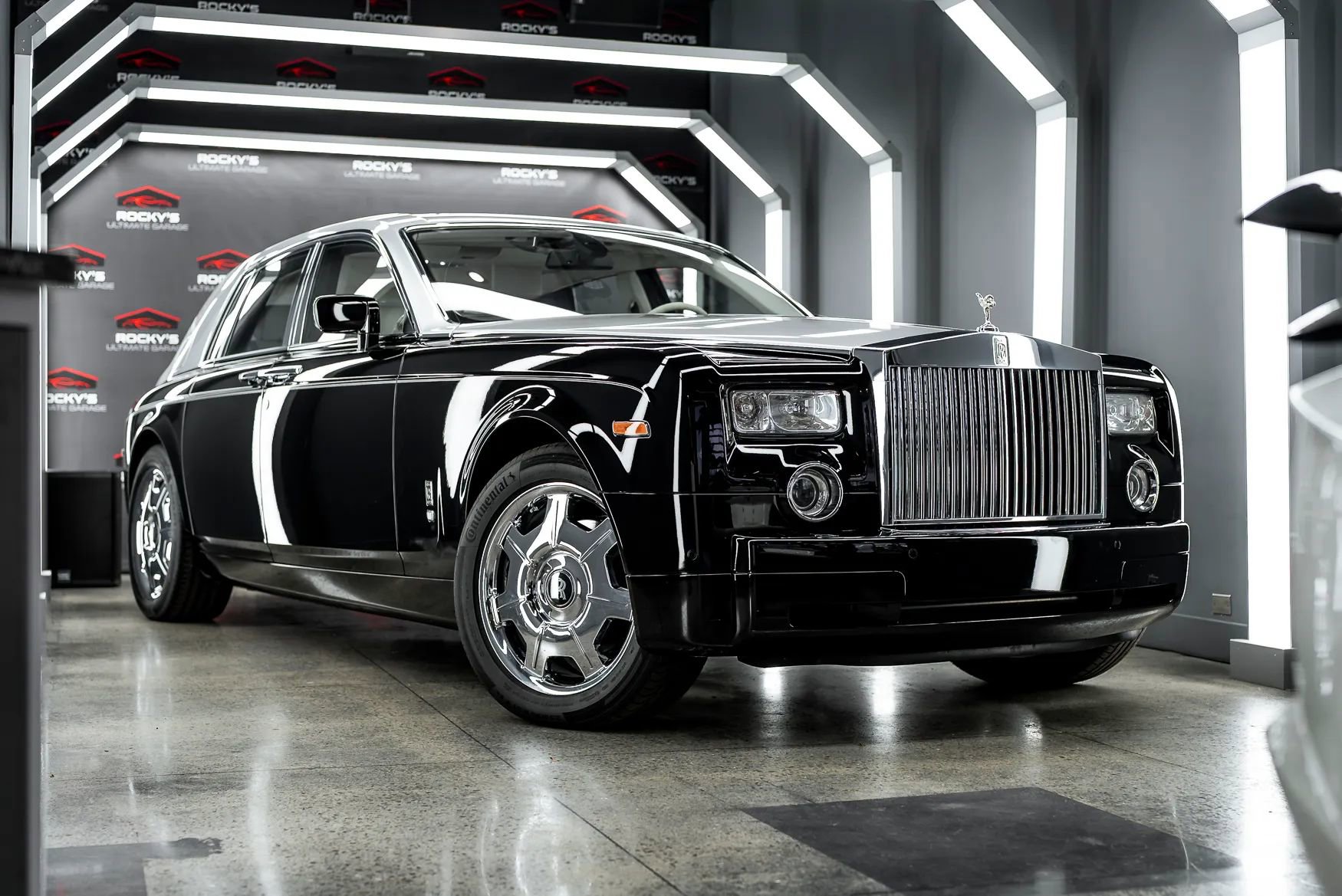 Used 2009 Rolls-Royce Phantom Sedan image 5