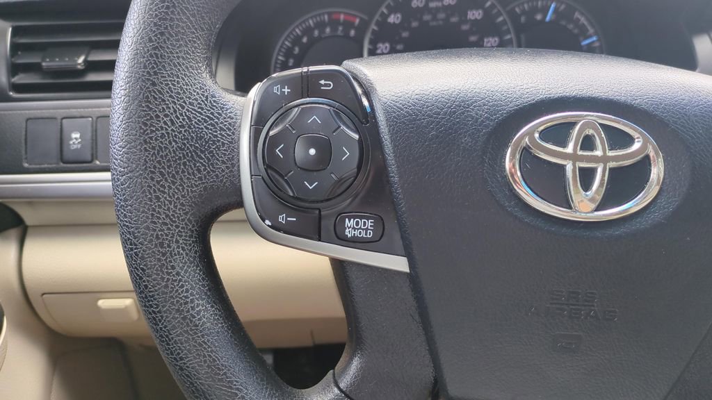 Used 2012 Toyota Camry LE image 29
