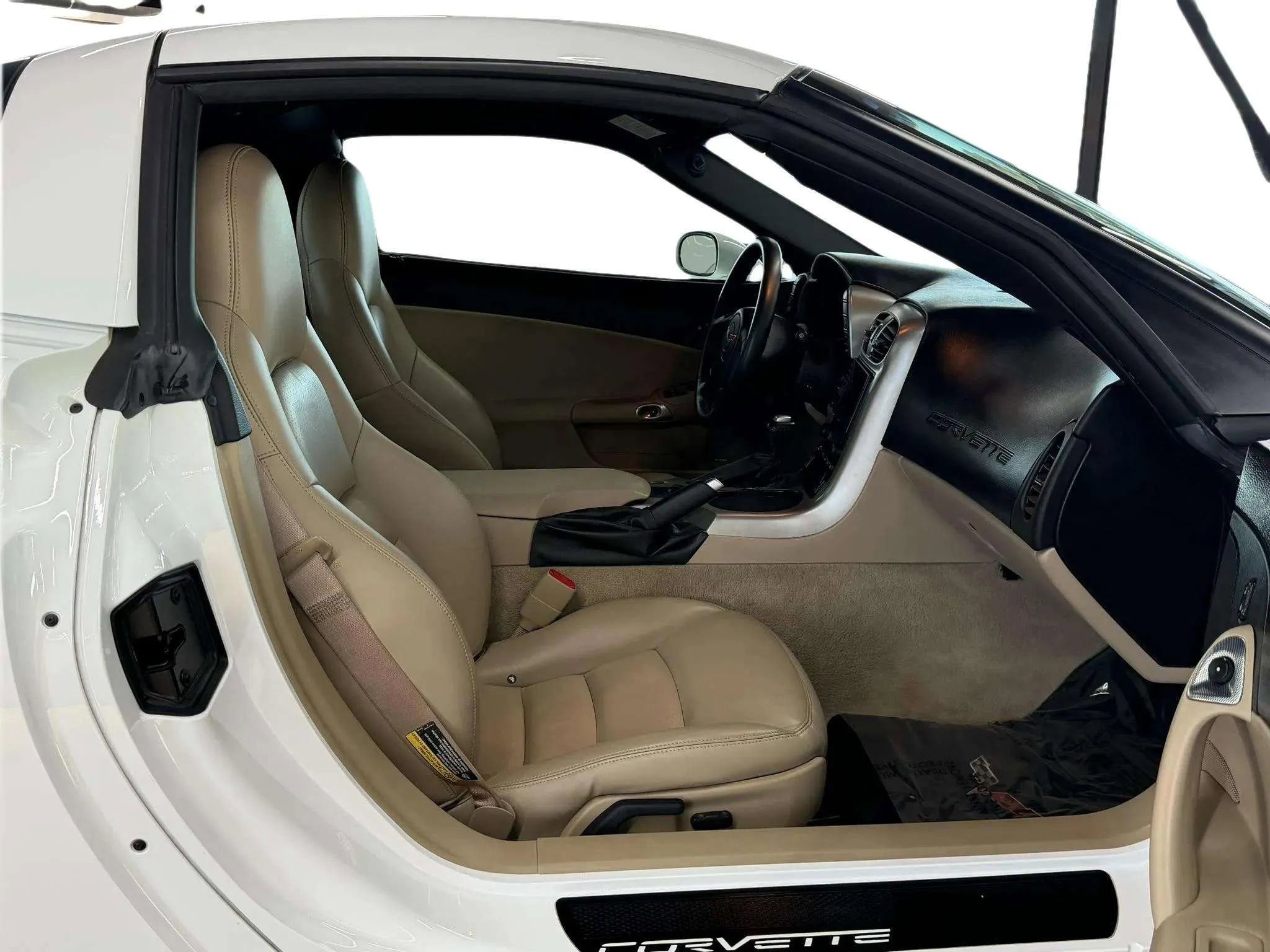 Used 2005 Chevrolet Corvette Coupe w/ Preferred Equipment Group image 13