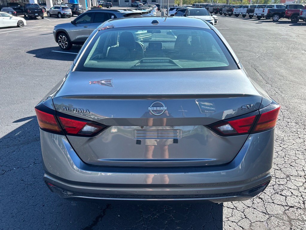 Used 2024 Nissan Altima 2.5 SV FWD image 6