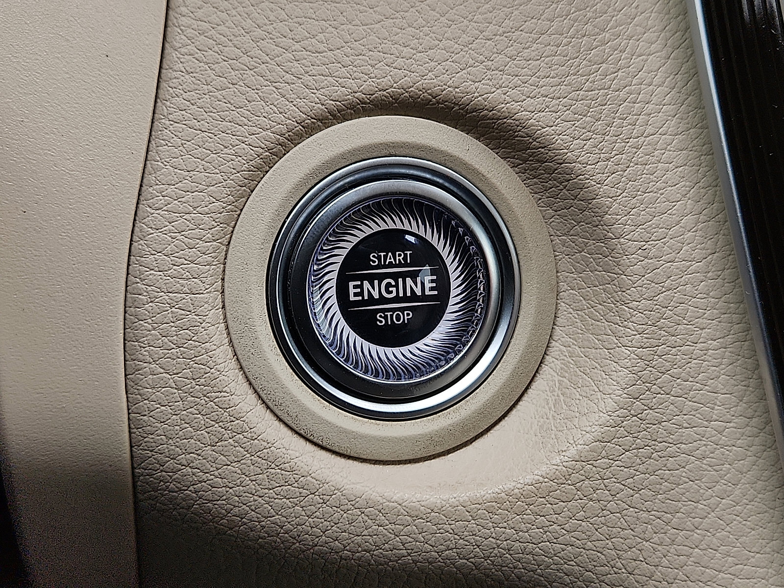 Used 2021 Mercedes-Benz GLC 300 4MATIC image 15