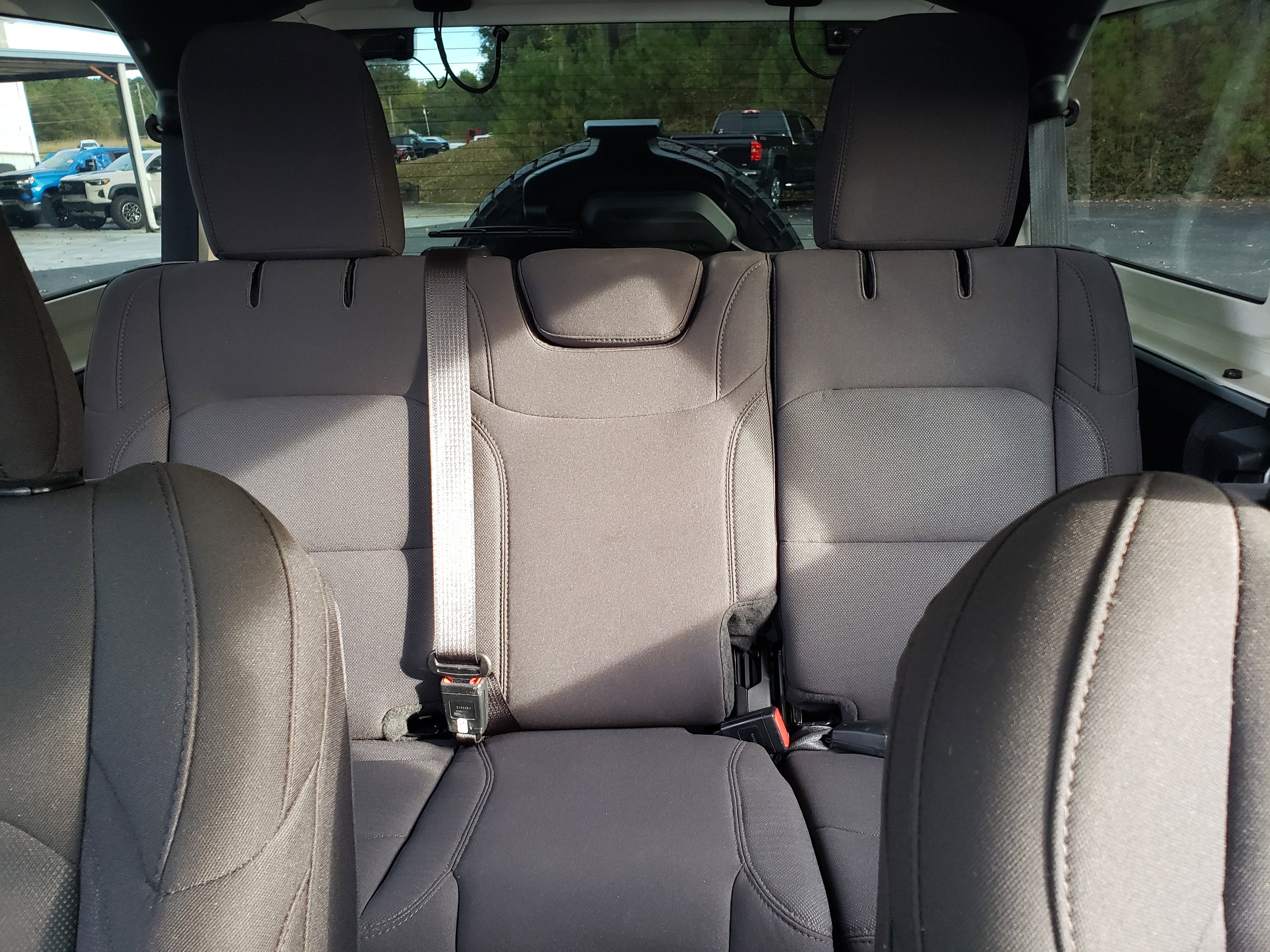 Used 2023 Jeep Wrangler Unlimited Sport image 32