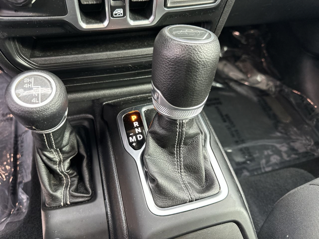 Certified 2021 Jeep Gladiator Overland AWD/4WD image 28