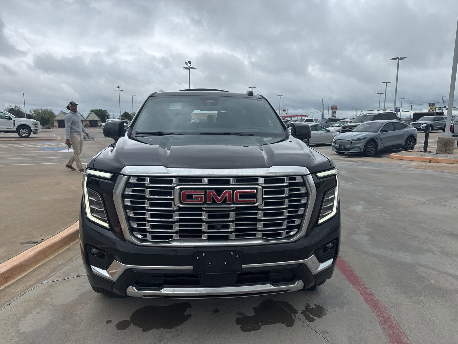Used 2025 GMC Yukon Denali image 2