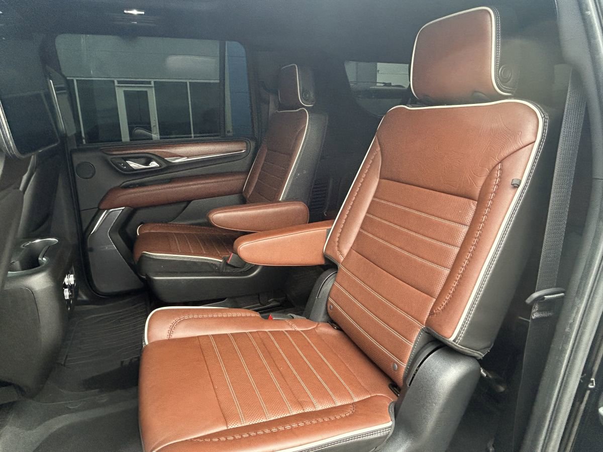 Used 2023 GMC Yukon XL Denali Ultimate w/ LPO, Floor Liner Package image 10