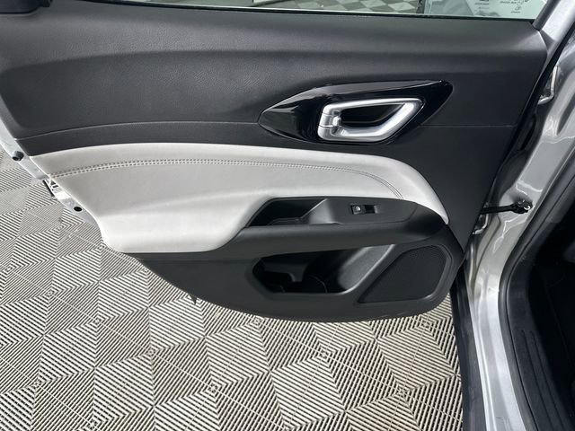 Certified 2025 Jeep Compass Limited image 14