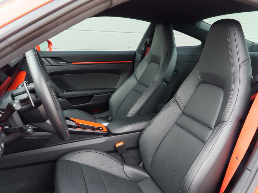 Used 2025 Porsche 911 Carrera RWD image 5