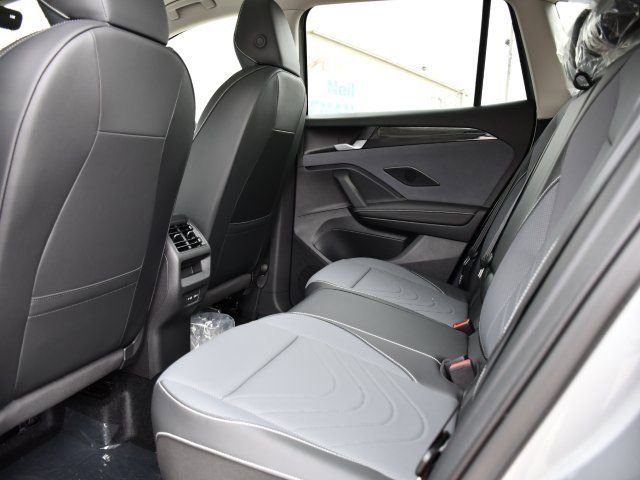 New 2026 Volkswagen Tiguan SE FWD image 16