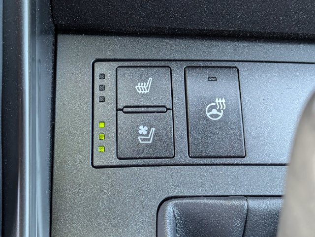 Used 2023 Lexus IS 300 w/ Comfort Package RWD image 19