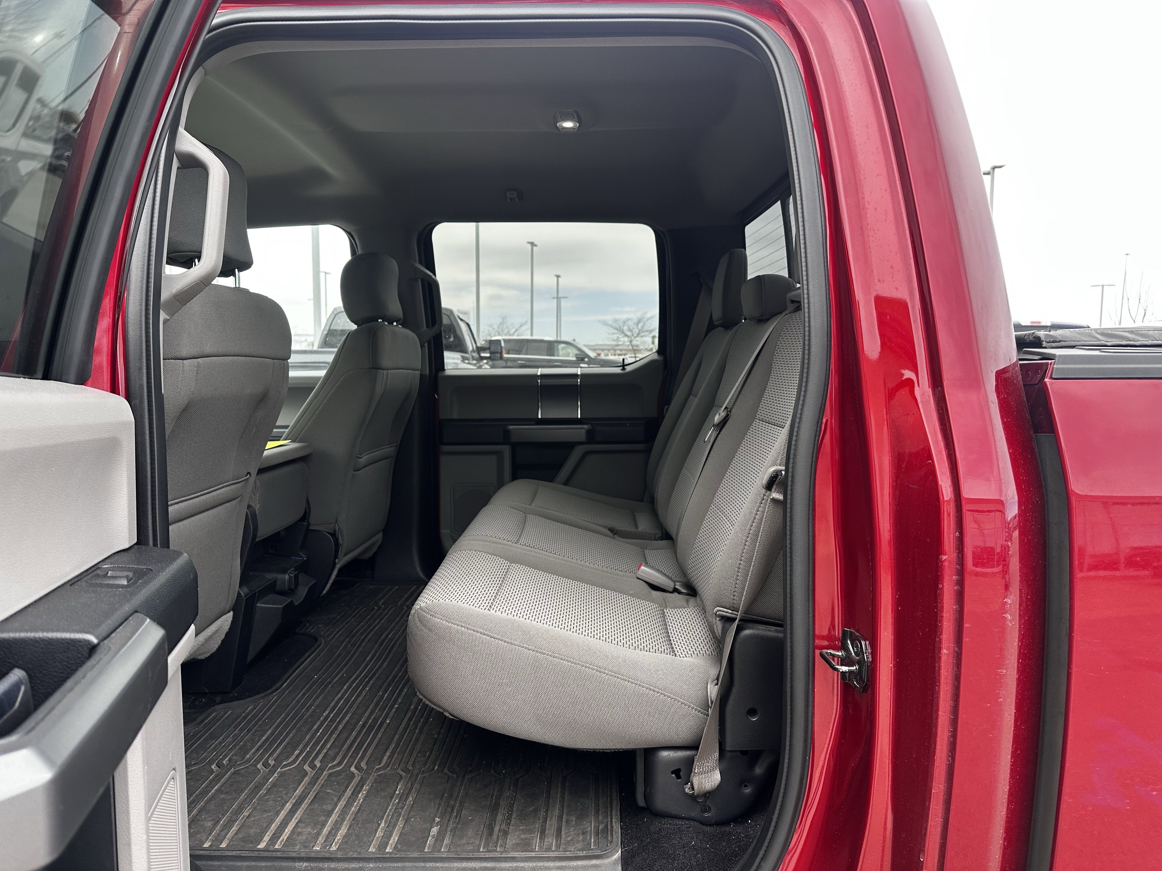 Used 2017 Ford F150 XLT w/ Equipment Group 302A Luxury AWD/4WD image 8