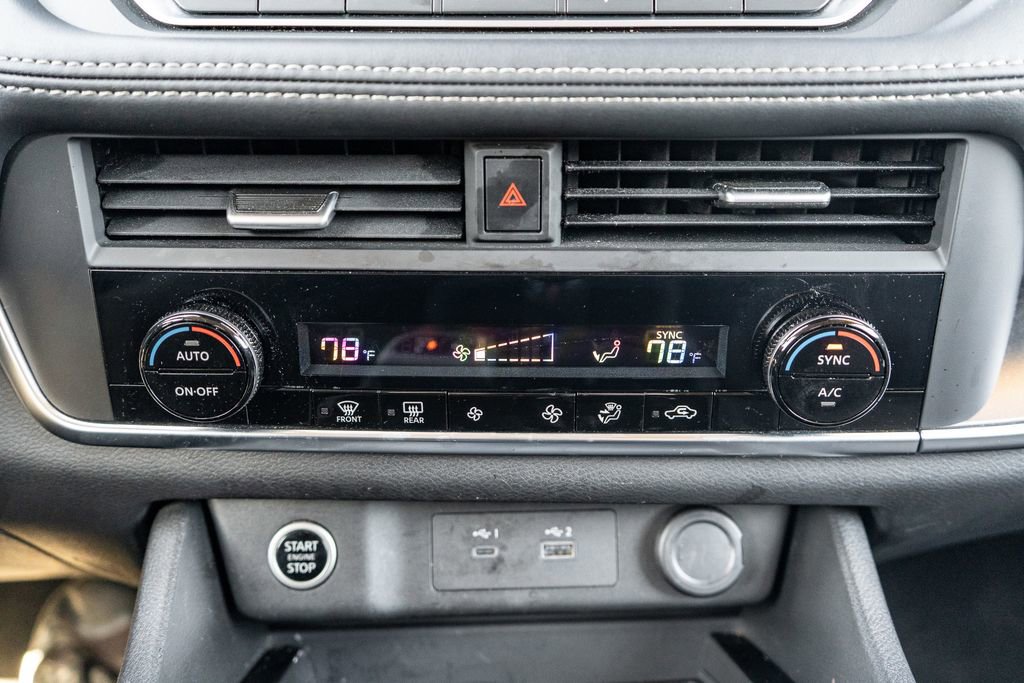 Used 2023 Nissan Rogue SV image 29