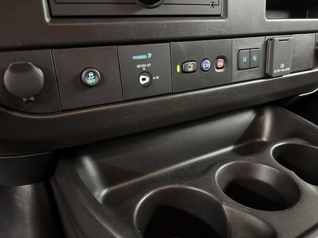 Used 2025 Chevrolet Express 3500 LT w/ LT Preferred Equipment Group RWD image 18