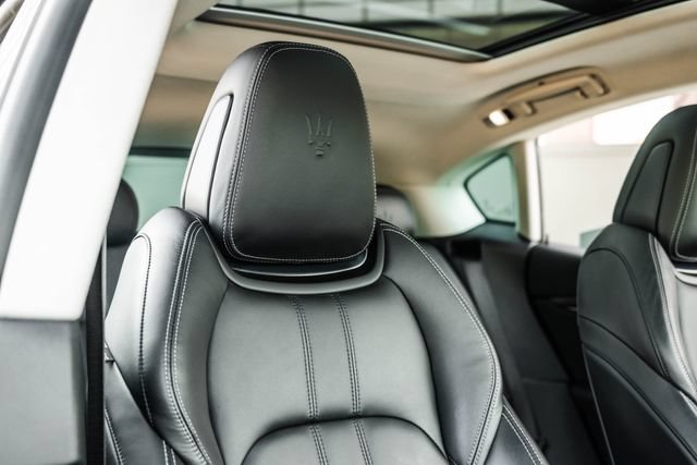 Used 2017 Maserati Levante S AWD/4WD image 25