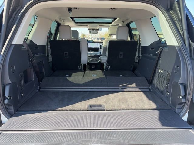 Used 2025 Ford Expedition Active image 26