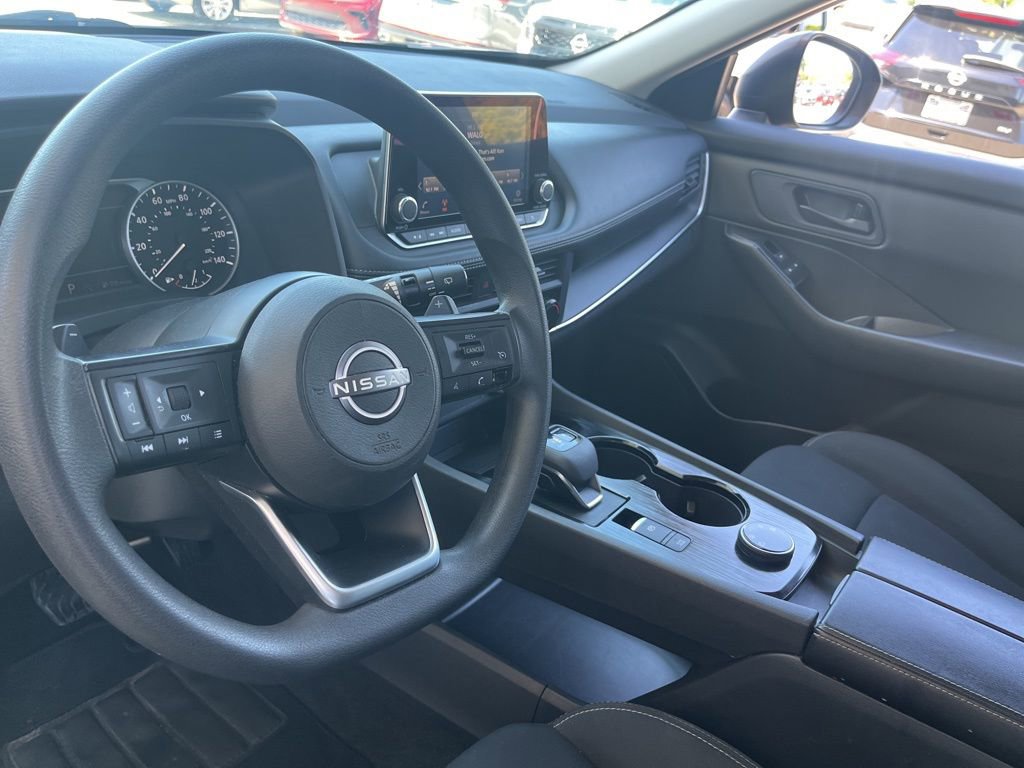 Used 2024 Nissan Rogue S image 10