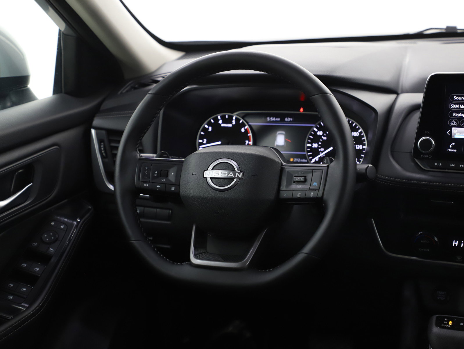 Used 2025 Nissan Rogue SV image 14