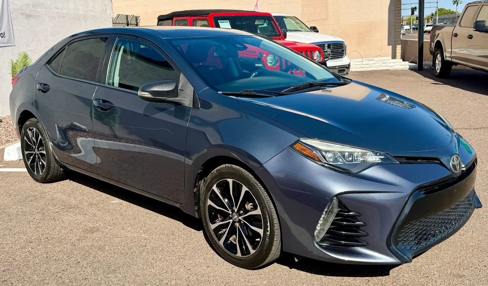 Used 2017 Toyota Corolla SE FWD image 6